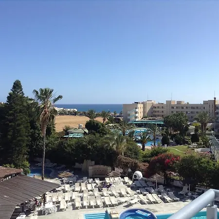 Gardens Готель 3*