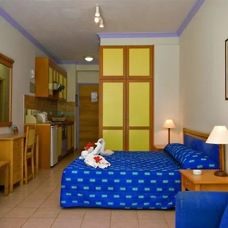 Готель Gardens 3*